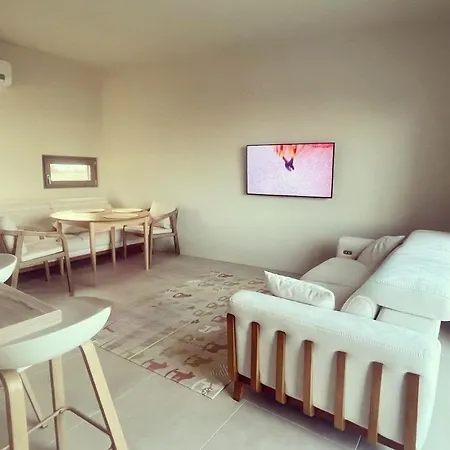 Βίλα Agia Anna *